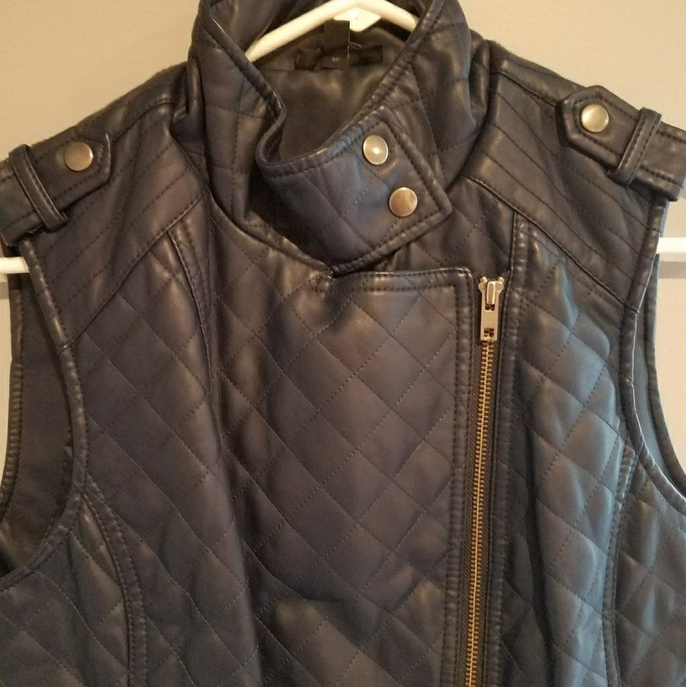 Moto Faux Leather Vest - Picture 2 of 6